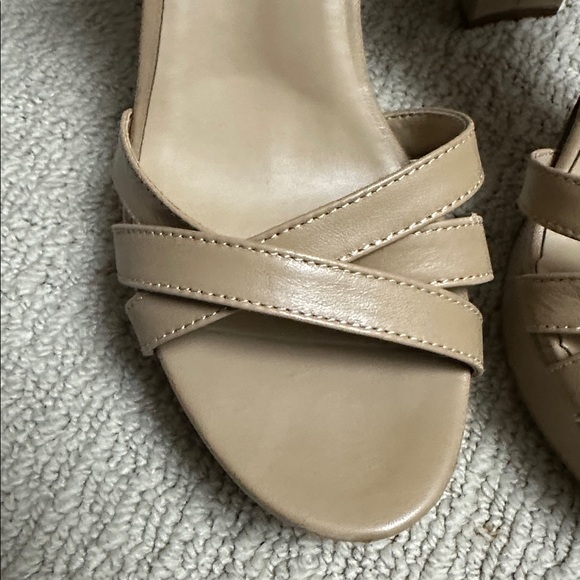 Naturalizer tan strapping heels. Sz 8.5 - Picture 3 of 10